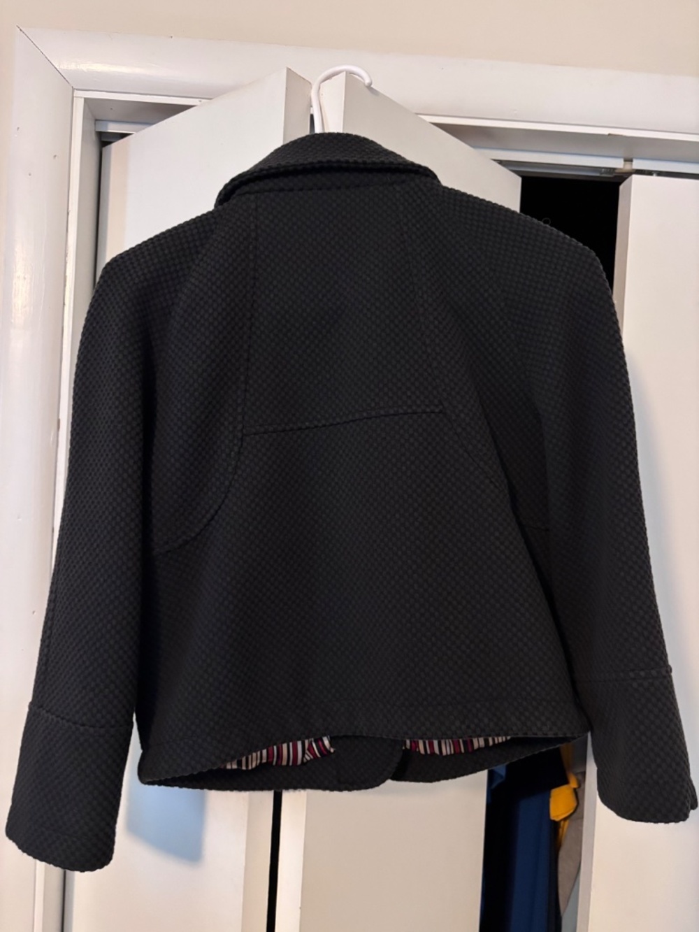 Short Jacket - Picture 2 of 7